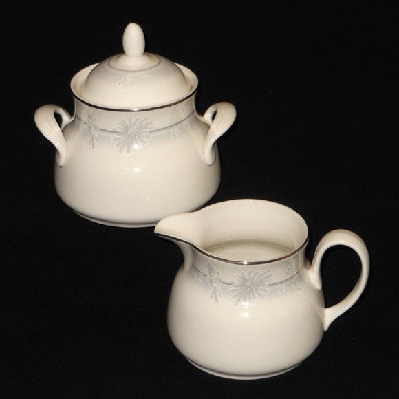 A set of Royal Doulton Voque Collection Sonata TC1154 creamer & sugar bowl - Picture 1 of 6